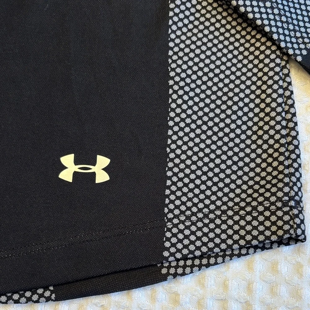 Under Armour MEDIUM Black Gray Dot Long Sleeve 1/4 Zip Mock Neck Top - Picture 2 of 12